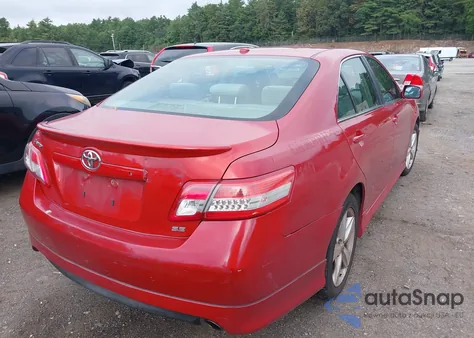 2011 Toyota Camry Se z USA, uszkodzony, nr VIN 4T1BF3EK2BU676329
